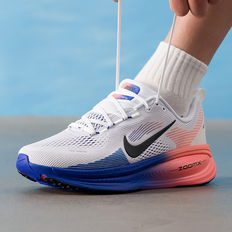 NIKE VOMERO 18 HM6803-114 – or – Lightweight Road Running Shoes recenzja i cena
